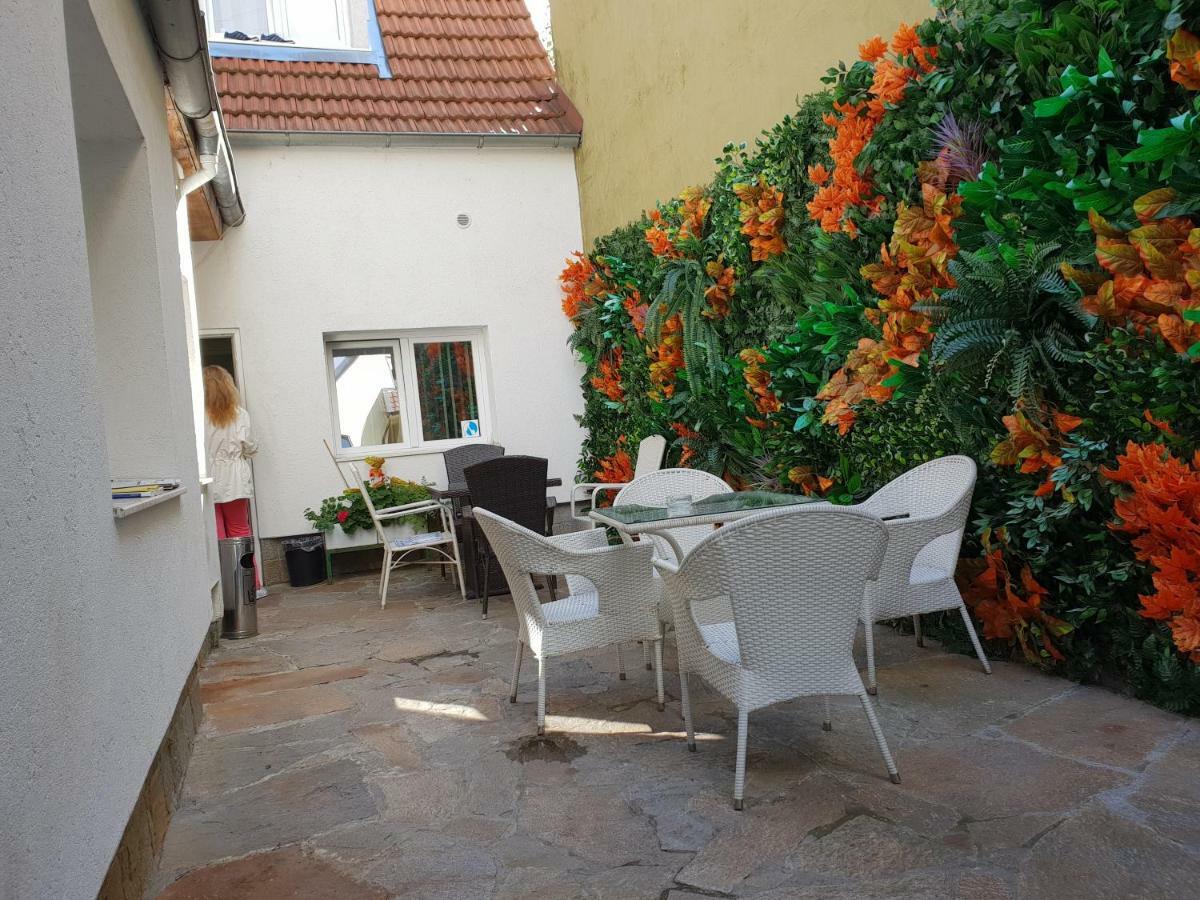 Pension Haus Baron 2 Friedrichsfeld Edingen-Neckarhausen Exterior foto